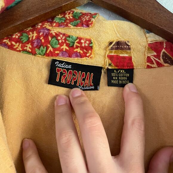 Vintage Tropical Patchwork Safari Animals Crewneck - Picture 8 of 8